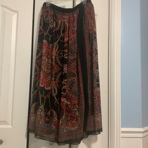 Passports size Large elastic waist black and red skirt